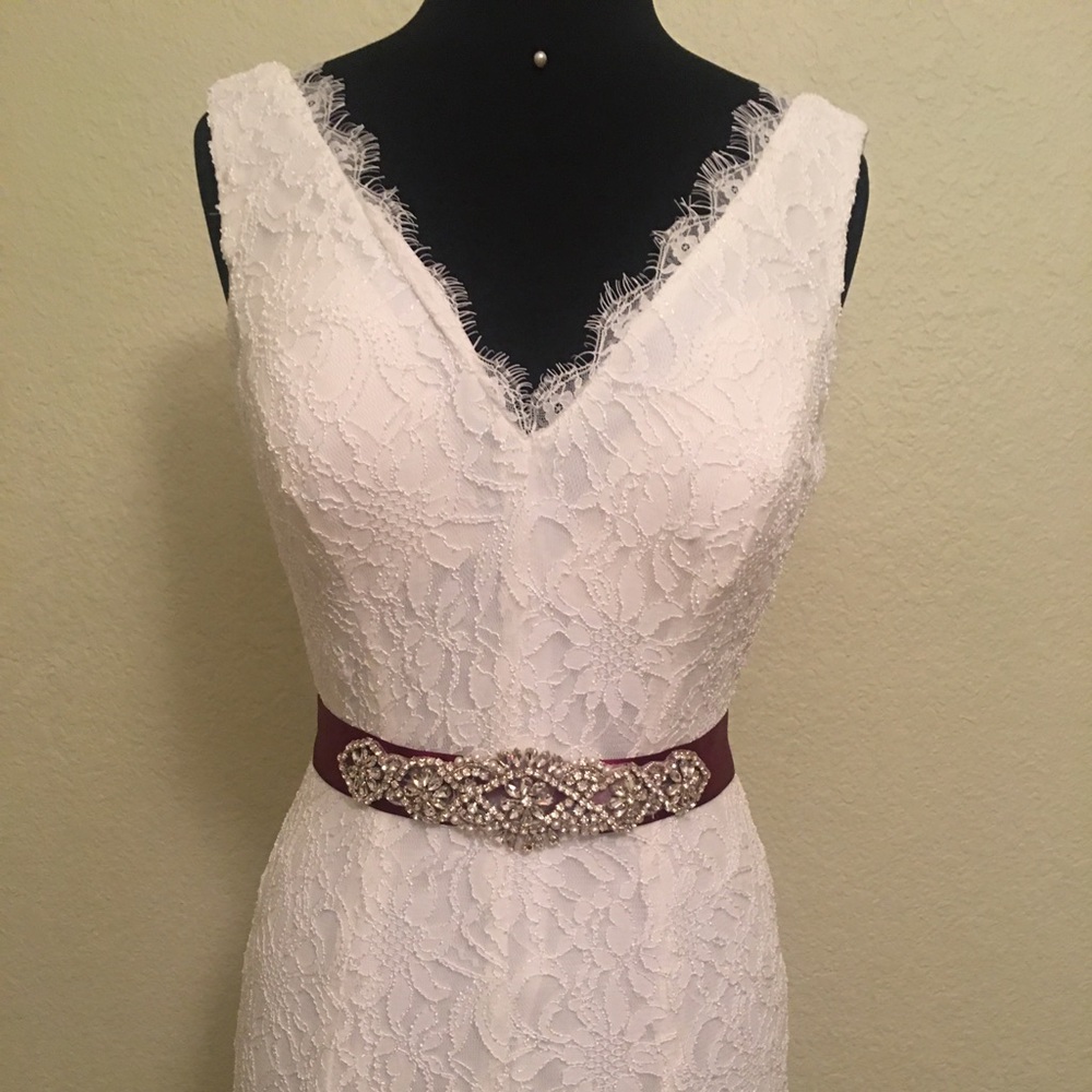 NWOT Gorgeous wedding dress - Never worn